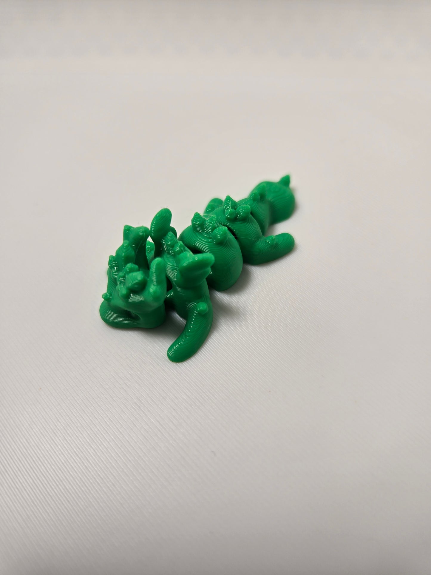 Mini Articulated Dragon with Twist-to-Open Black Dragon Egg – 3D Printed Fantasy Toy, Dragon Gift, Fidget Toy, Desk Decor